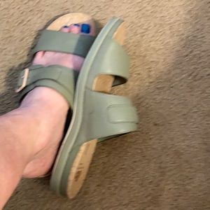 Clark sandals w adjustable strap